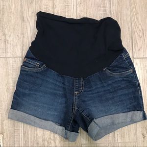 Maternity shorts